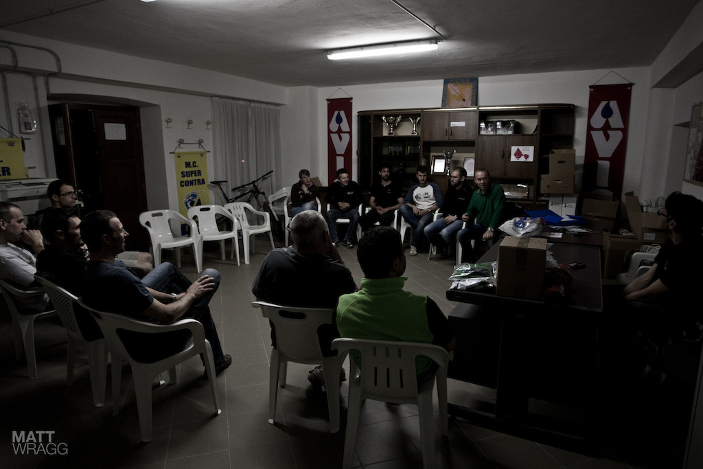 MTB i Gufi club meeting to prepare for the race.