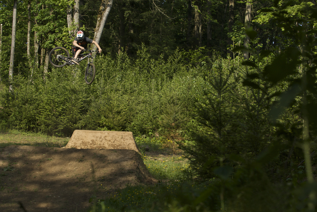 Deep Summer Entry - Dustin Gilding with a big steezy whip on the 40