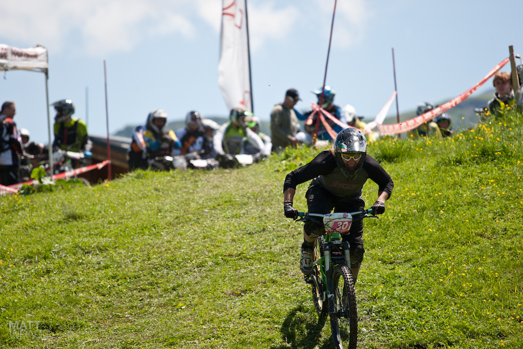 Anka getting on the pedals out of the start.