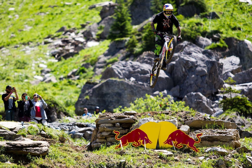 andreu seems to dealing with the wind easy on the step down