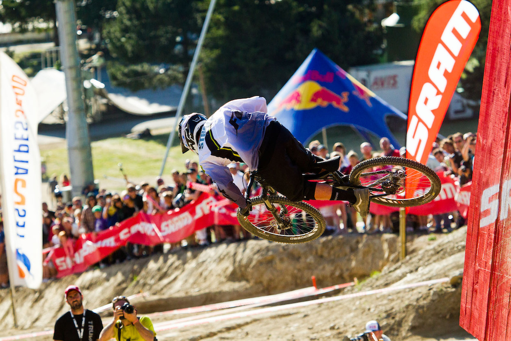 Kyle Strait off the wall-ride