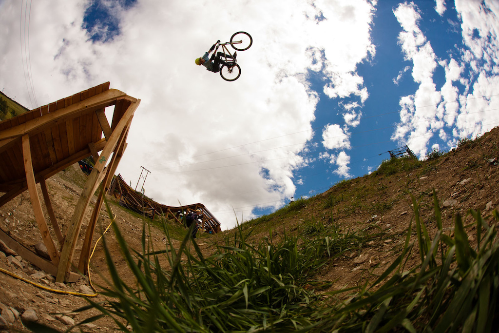 Thomas Genon in a perfect smooth style as usual