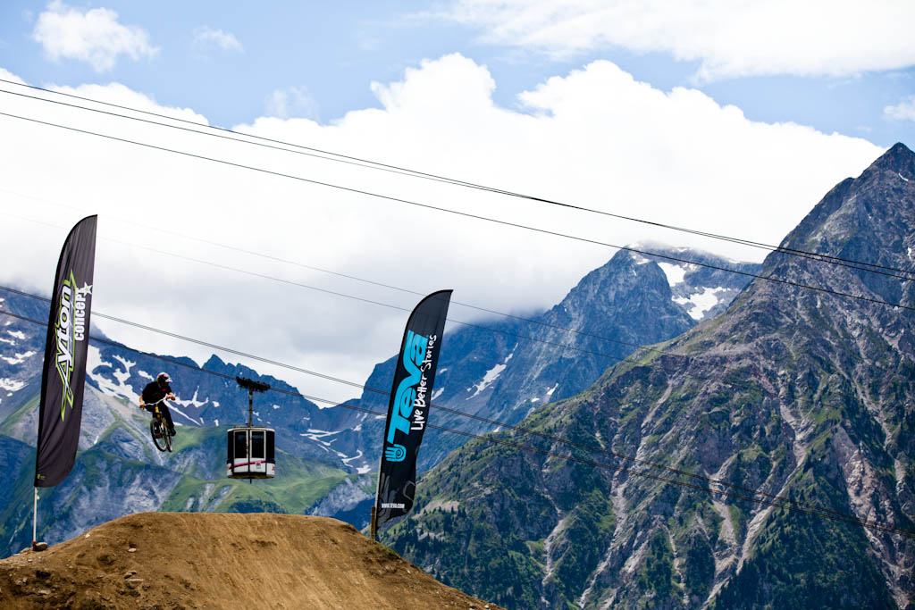 Endless gondolas in this region. France doesn t lack mountains... and the riding is pretty darn good too