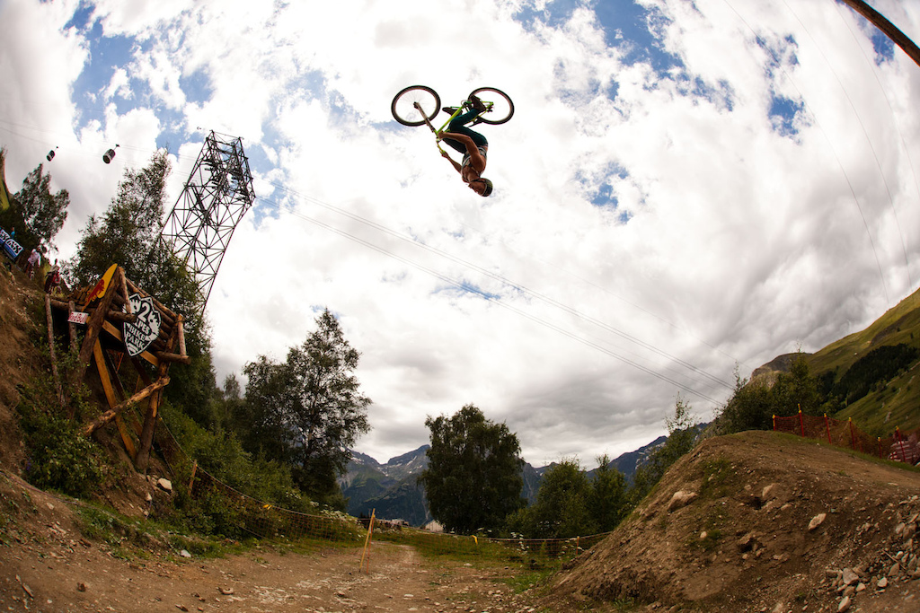Sam Pilgrim was the first rider to attempt a flip on the road gap. unfortunatley he landed bad and he crashed hard on the landing of the following feature. he said he was fine and he was able to walk.. but the doctors wisely brought him at the hospital. get well soon mate 