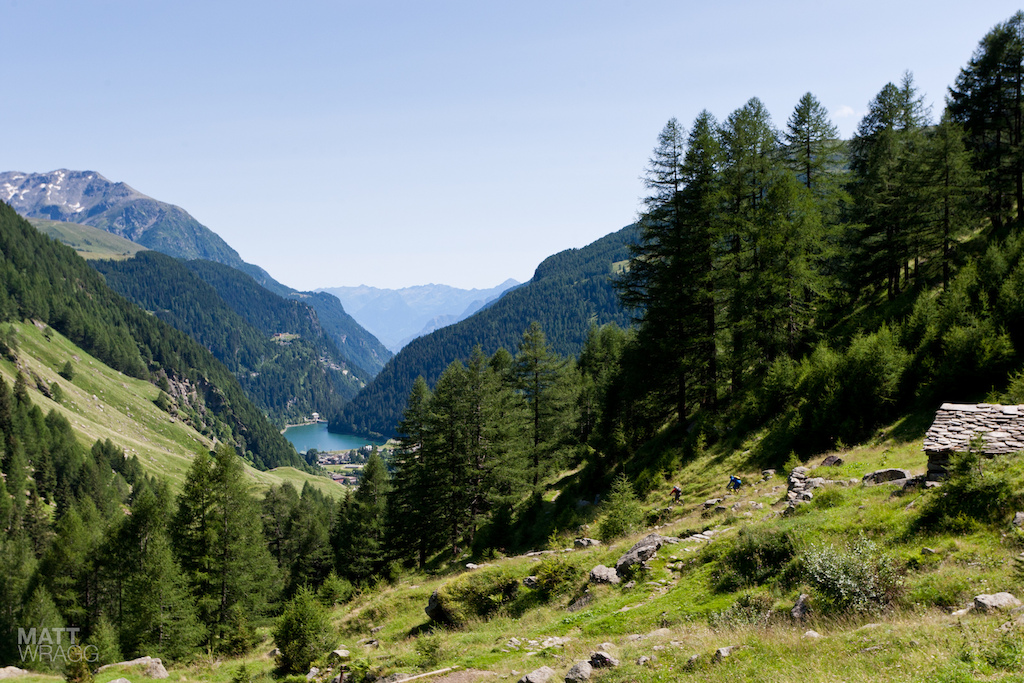 The final descent into Isola.