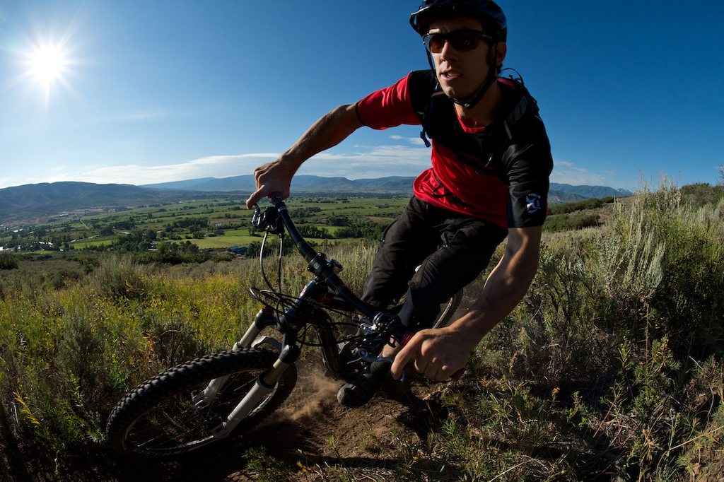 Eric getting some early morning light on his Diamondback Sortie 29er