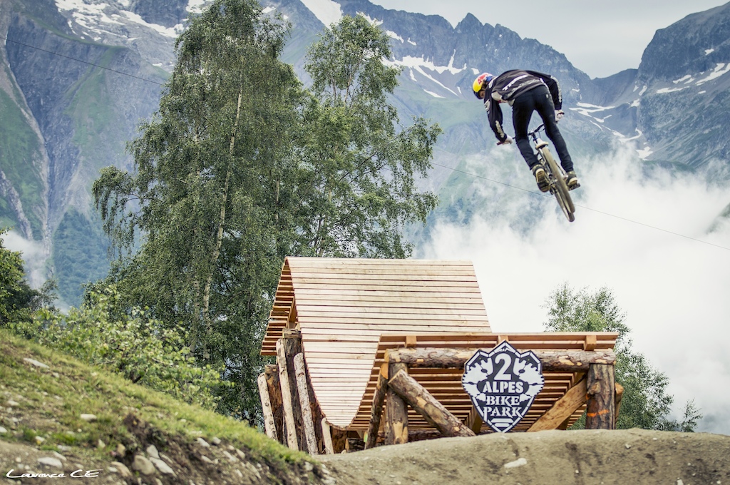 Brandon making every trick look effortless - Laurence CE - www.laurence-ce.com