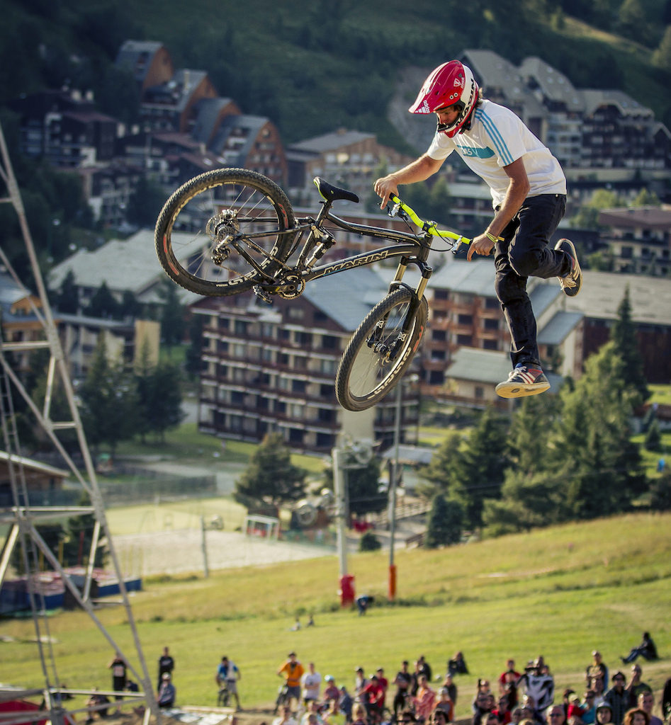 Big Tailwhip - Laurence CE - www.laurence-ce.com