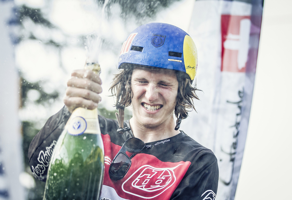 Champagne showers - Laurence CE - www.laurence-ce.com