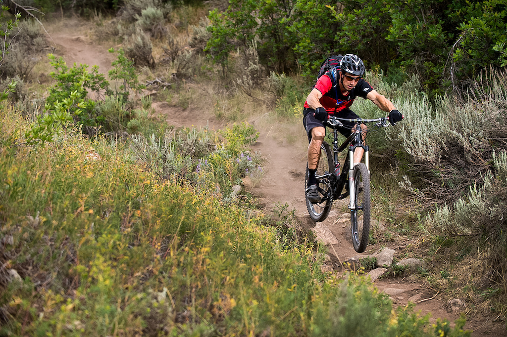 Eric Porter rides the Diamondback Sortie 29 er