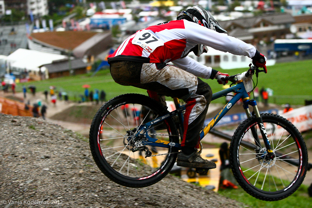 David Graf stopped the clock at 43.915. Only .006 sec faster than Slavik 