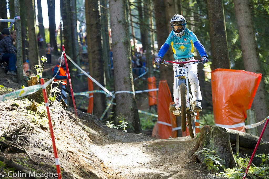 Kazakhstan. Not a country known for producing DH MTB racers... But with deep roots in cycling. 20 year old Alexandr Zubenko was 2 52.207 off pace but damn--the fact he raced here at all was pretty damn cool.