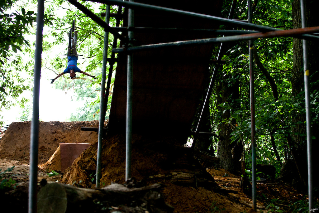 backflip tuck-no-hander www.delayedpleasure.com
