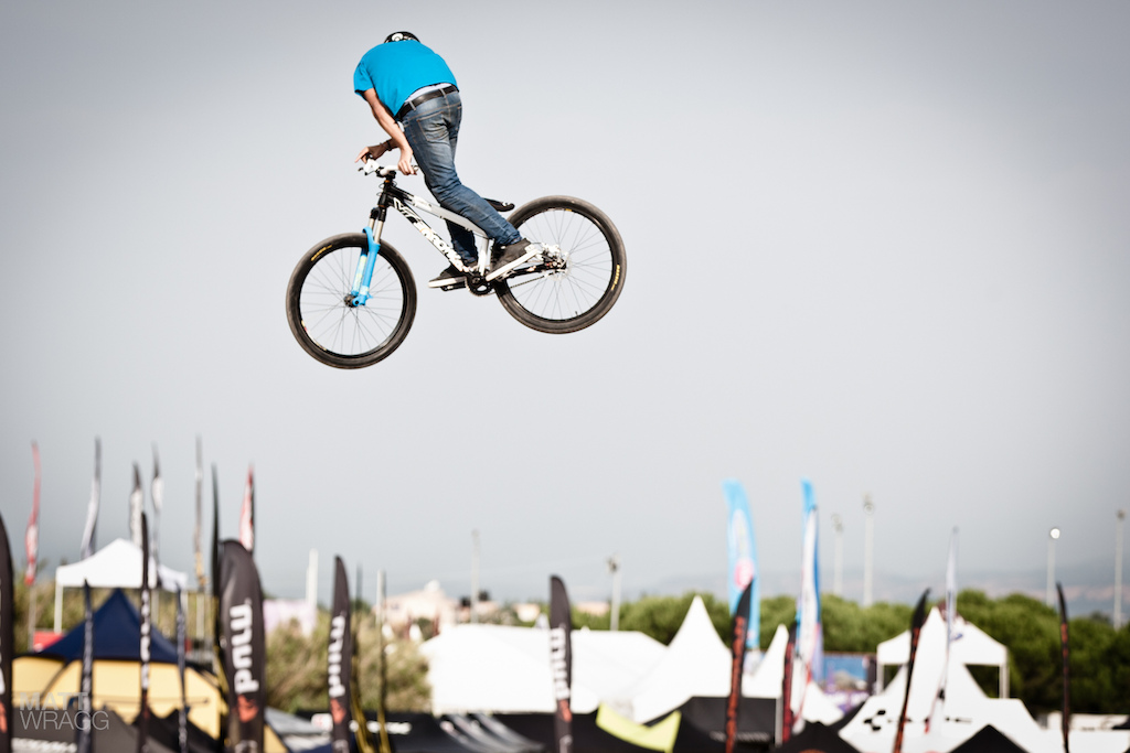 Roc D Azur 2012 dirt jumping.