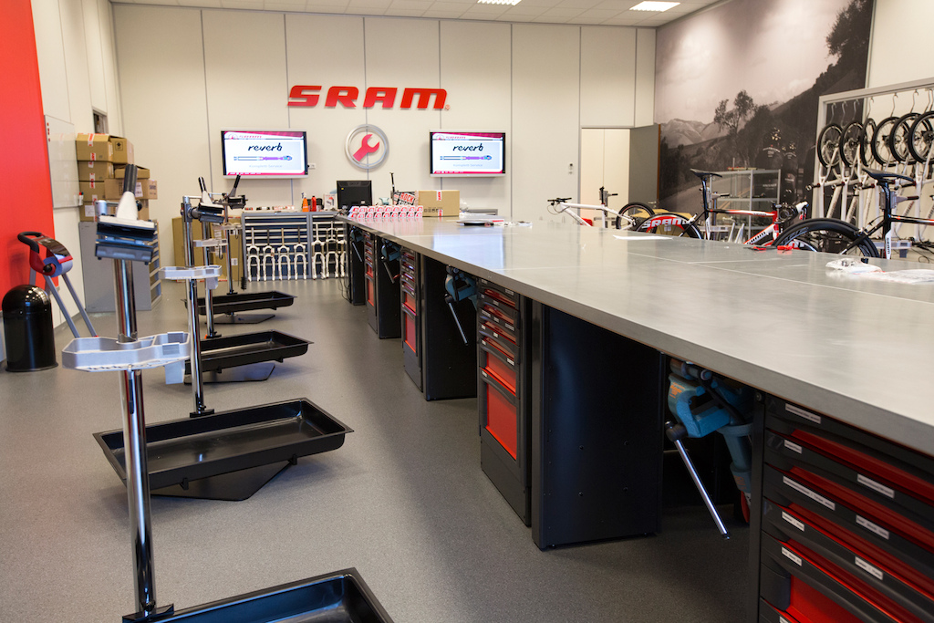 SRAM XX1 at their DTC facility in Schweinfurt Germany. Photo by Sebastian Schieck.
