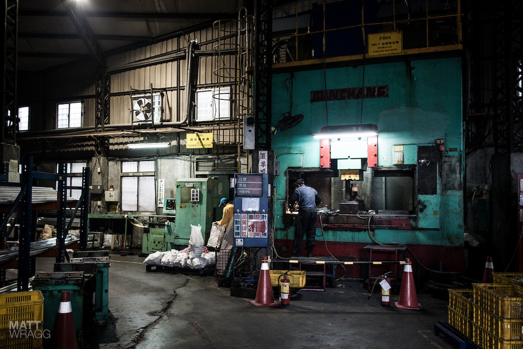 The cold-forging machine.