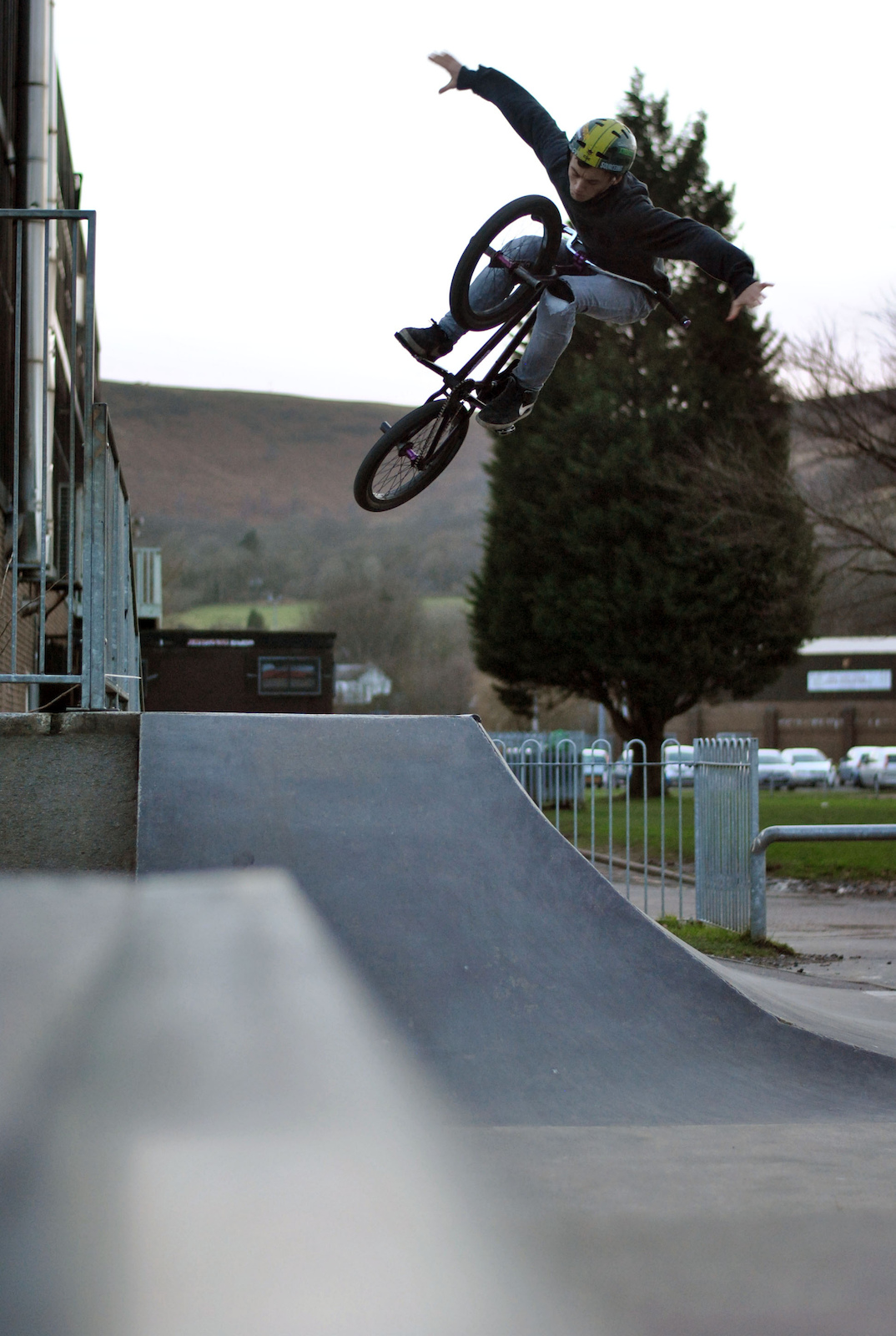Tuck no-hander hip