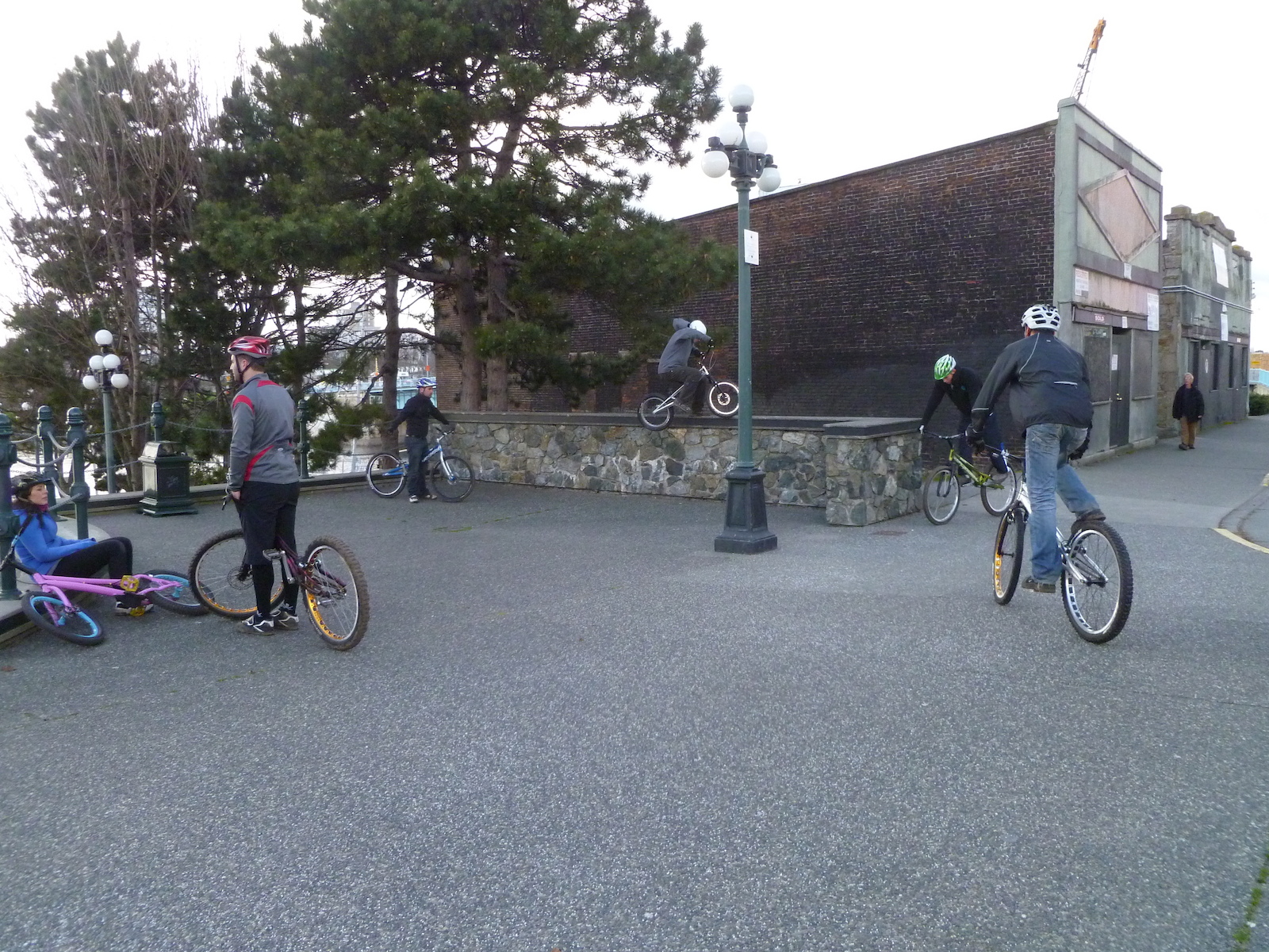 nice and sunny for a big group ride at two spots in Victoria the day after the comp...pretty fun...