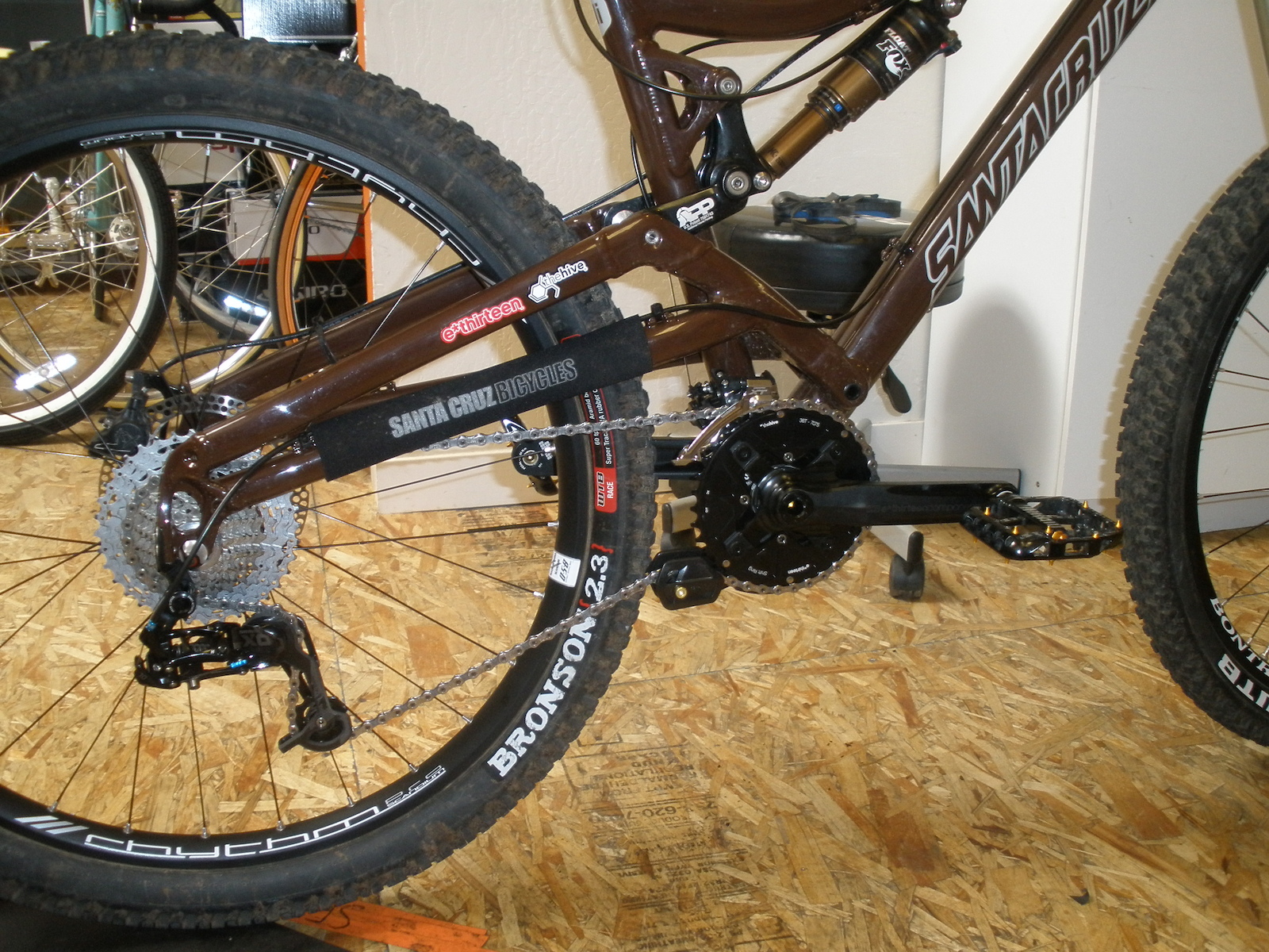 New drivetrain on the Nickel. X.0 10-speed medium cage derailleur, XT 2x front derailleur, E.13 22x36 Shiftrings, E.13 TRS+ Dual guide.