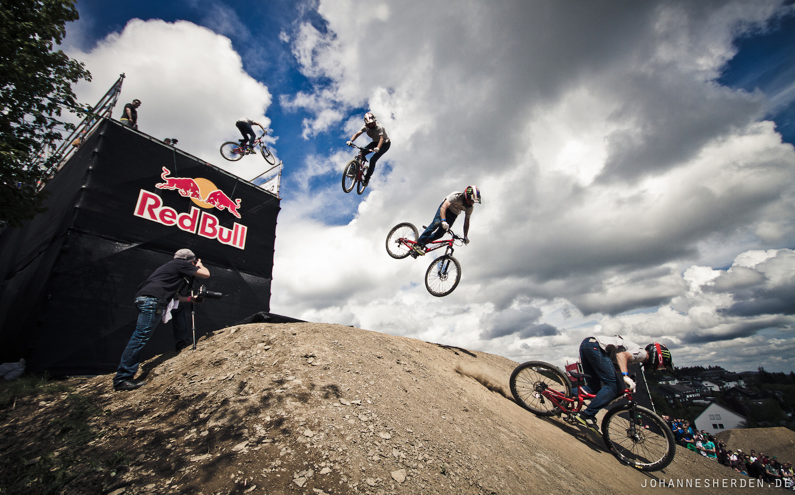 Just before Zinks massive impact @ Red Bull Berg Line