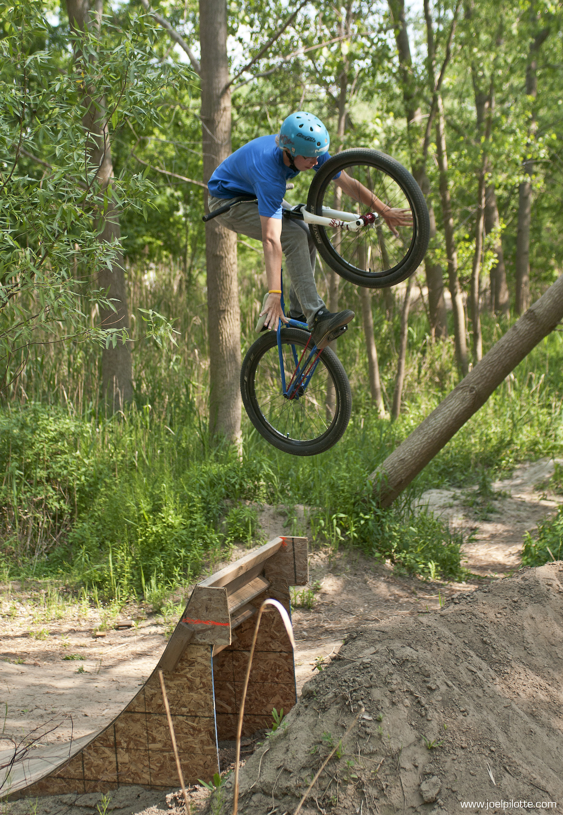 Tuck No-Hander

www.joelpilotte.com